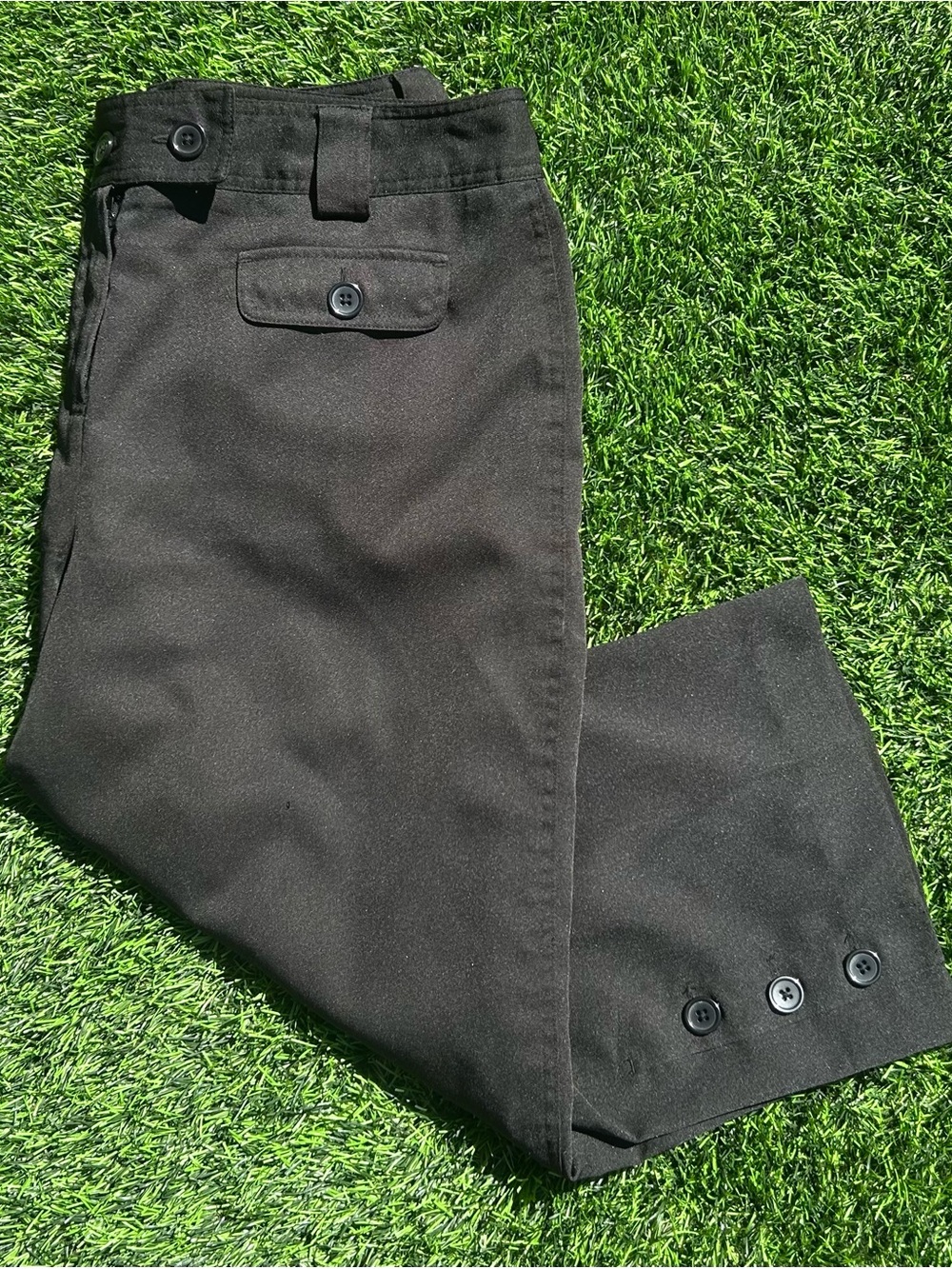 Y2K inspired capri black trousers